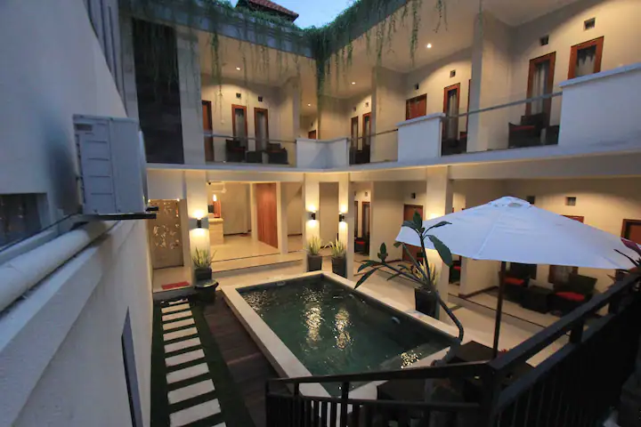 Kuta Three Hotel